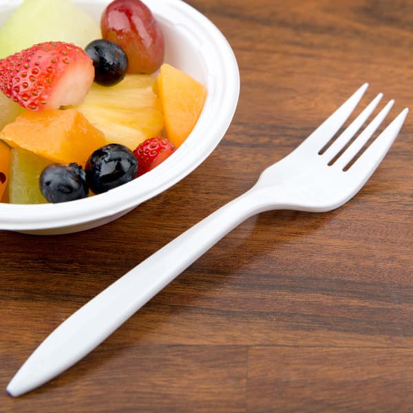 Dart F6BW 6 1/8" Medium Weight White Plastic Fork - Image 1