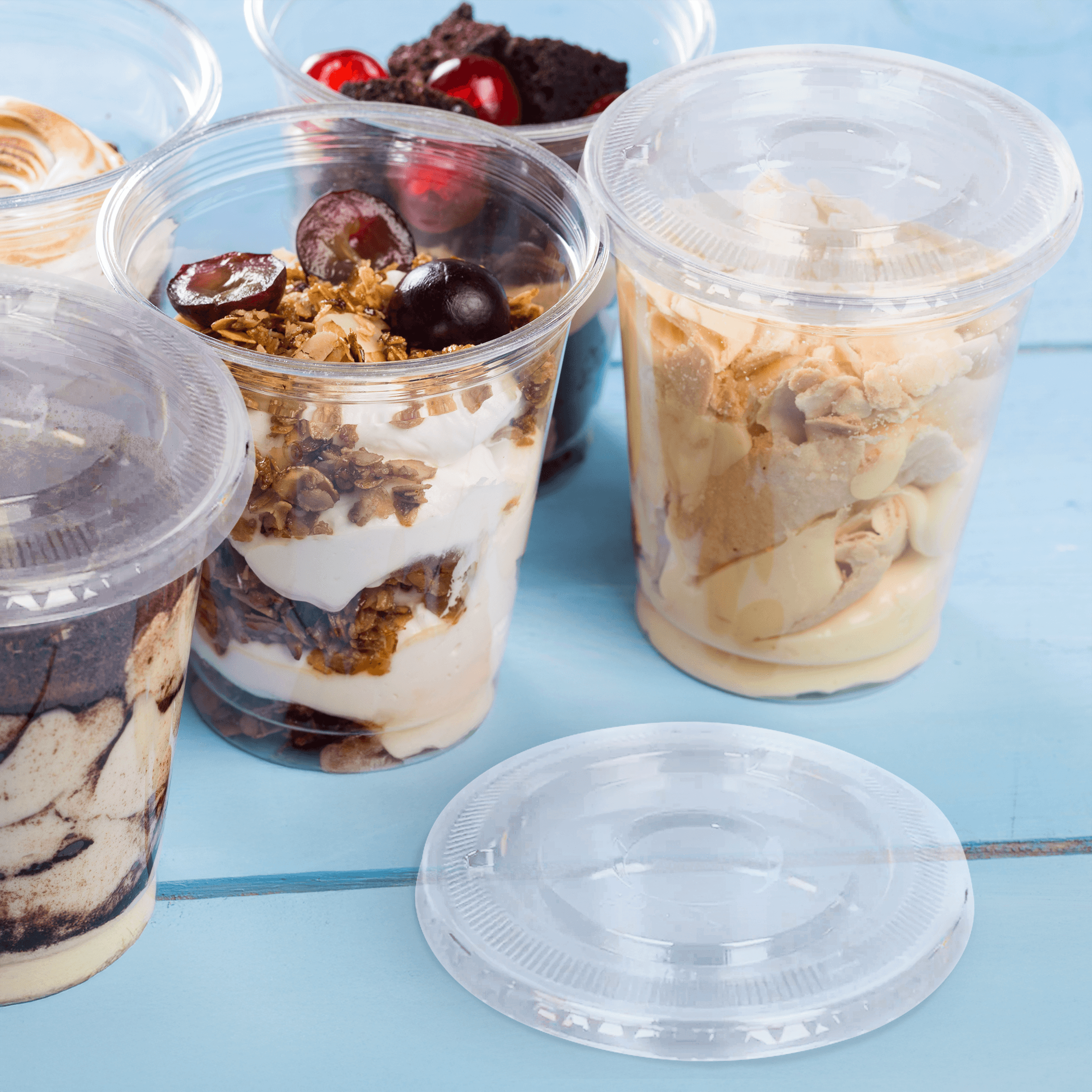 Karat® Clear Flat Lid Fits 12 oz. - 24 oz. PET Cold Cup - Image 1