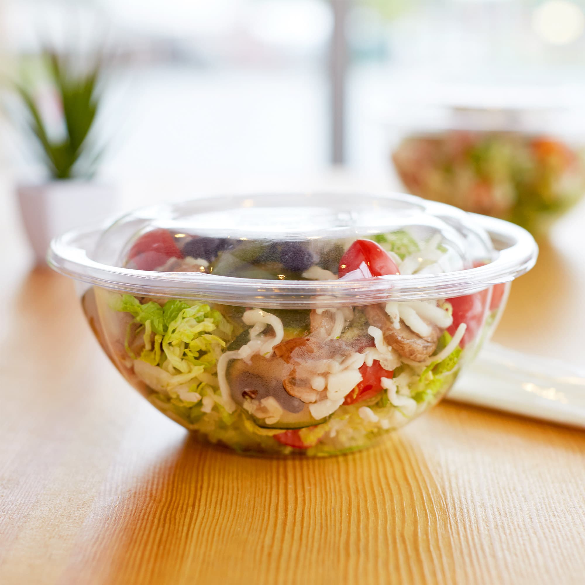 32 oz Clear Salad Bowl and Lid Combo Kit - Image 1