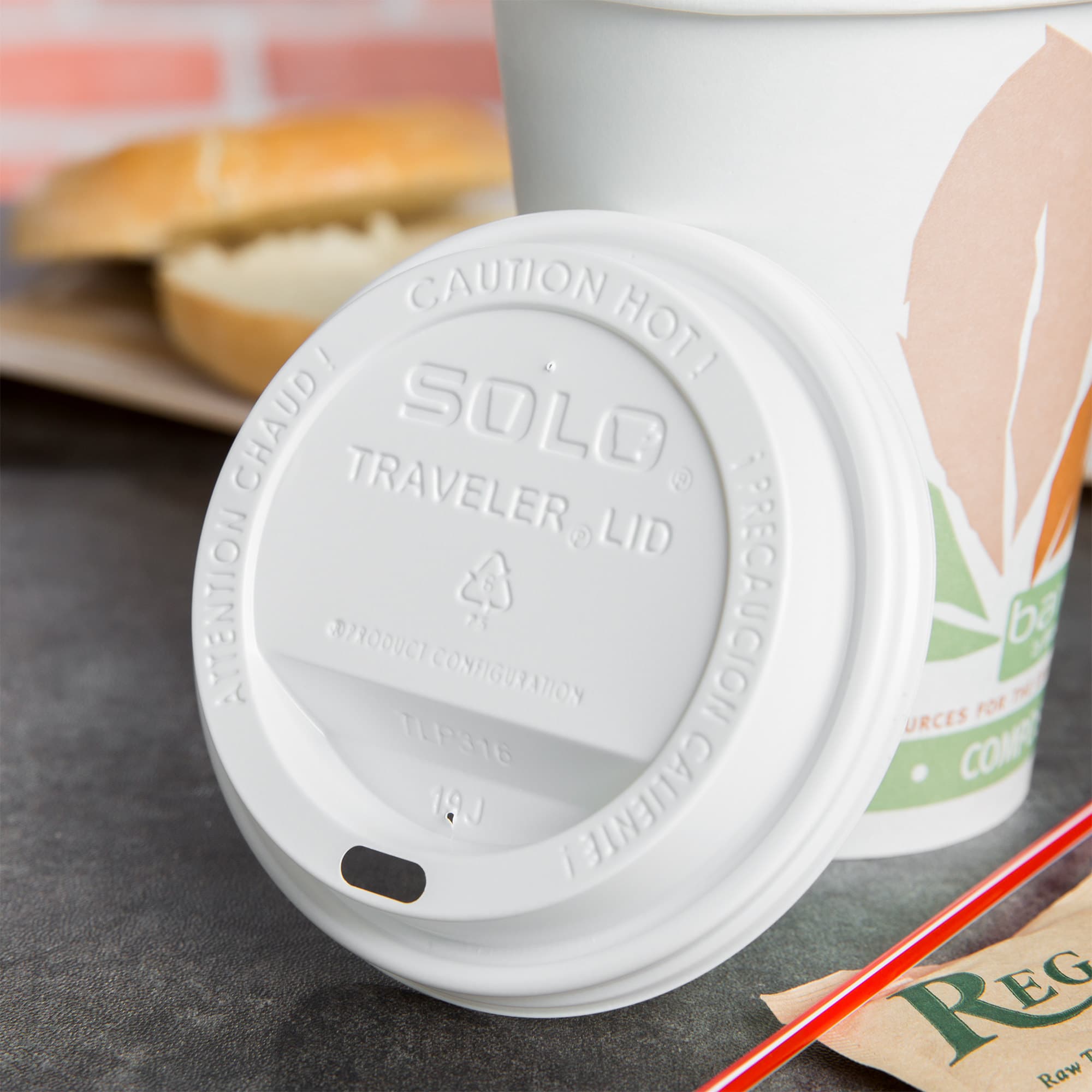 Solo TLP316-0007 Traveler White Dome Hot Cup Lid with Sip Hole - Image 1