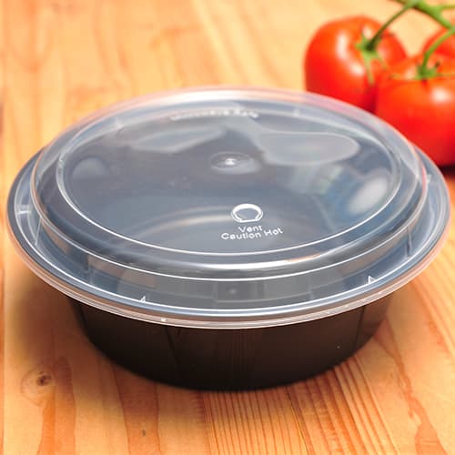 32 oz. Black 7 1/2" Round Microwavable Heavy Weight Container with Lid - Image 1