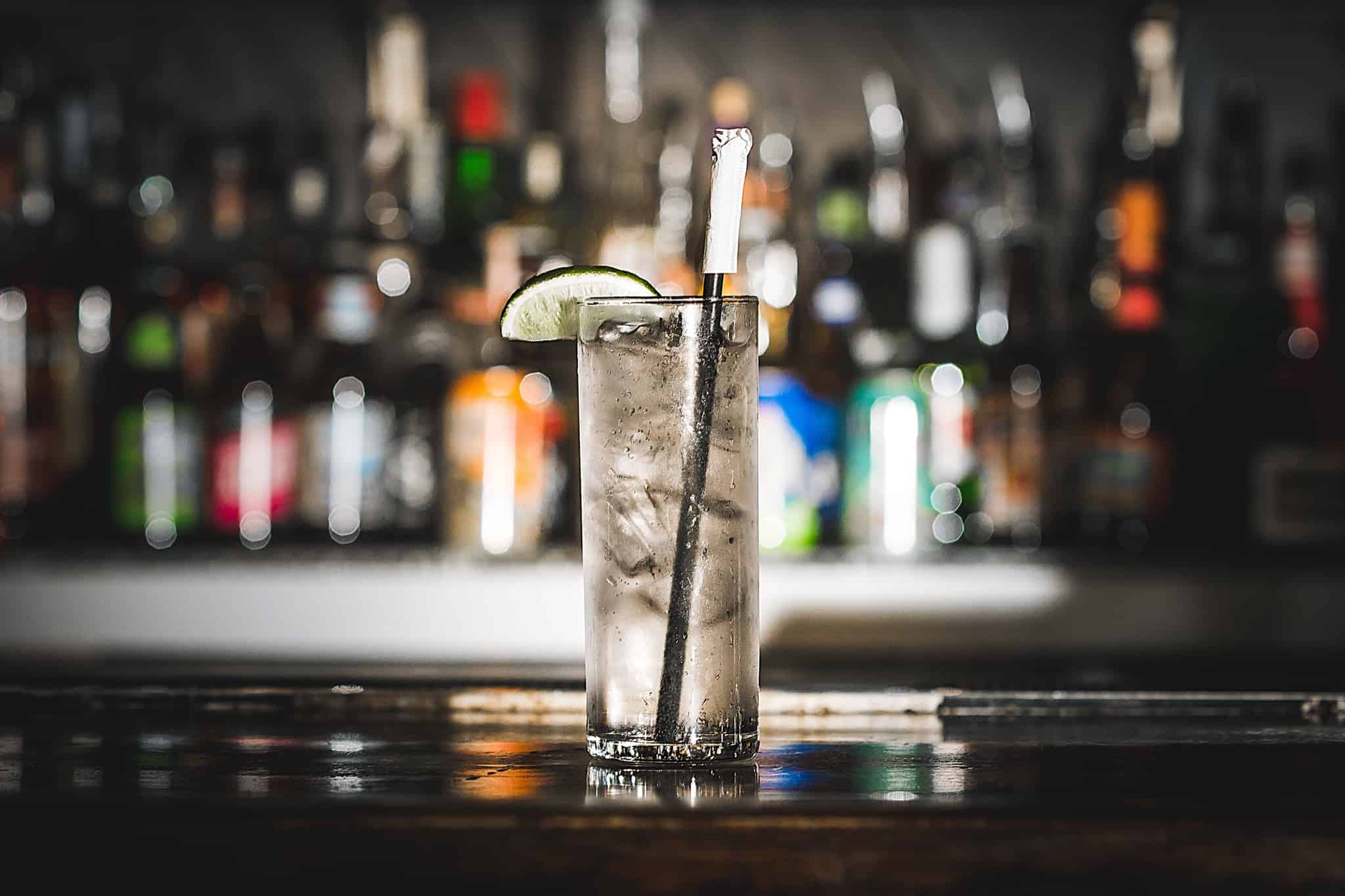 7.75" Standard Solid Black Paper Straw, Wrapped - Image 1