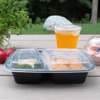 Microwavable 30 oz. Black 8 3/4" x 6" x 2 3/4" 2-Compartment Rectangular Heavy Weight Container - Image 1